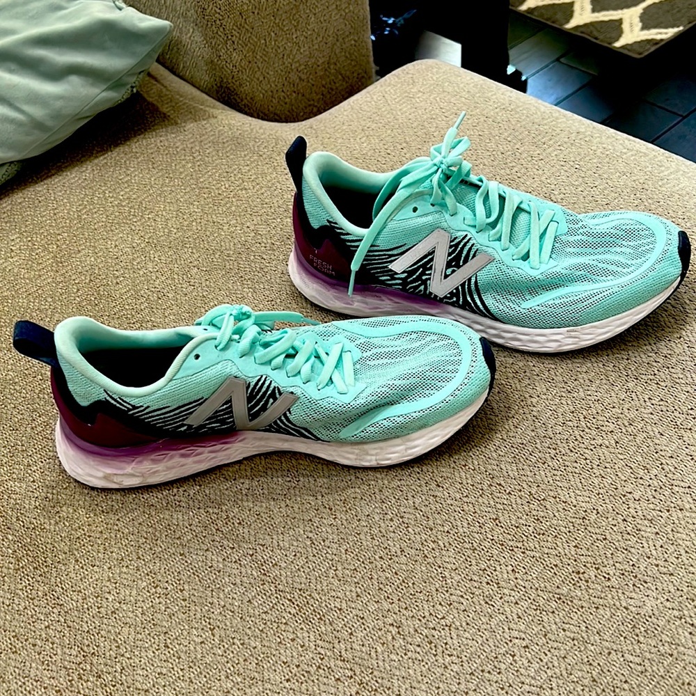 Women’s New Balance Sneakers. Only worn a hand full of times!